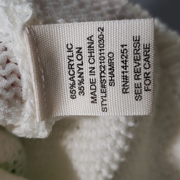 Moon & Madison NWT Knit Tank with Four Leaf Clover Design - Picture 5 of 6